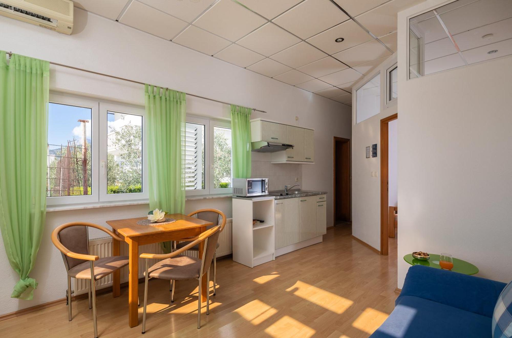 Villa Ruza Макарска Екстериор снимка